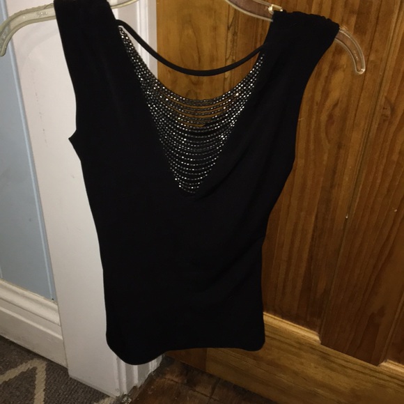 IZ BYER Black shirt with open back 🙌 - Picture 4 of 5